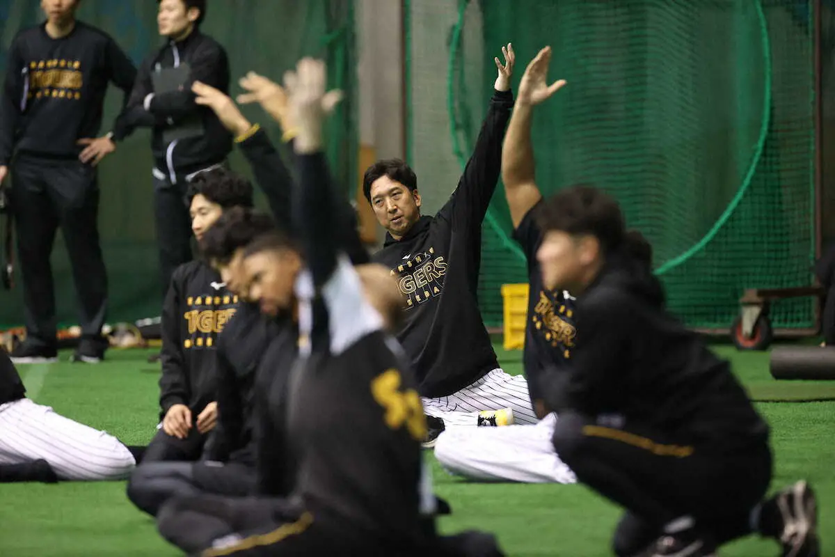 【画像・写真】阪神　藤川体制初の“鉄のカーテン”　サインプレー確認で報道陣をシャットアウト