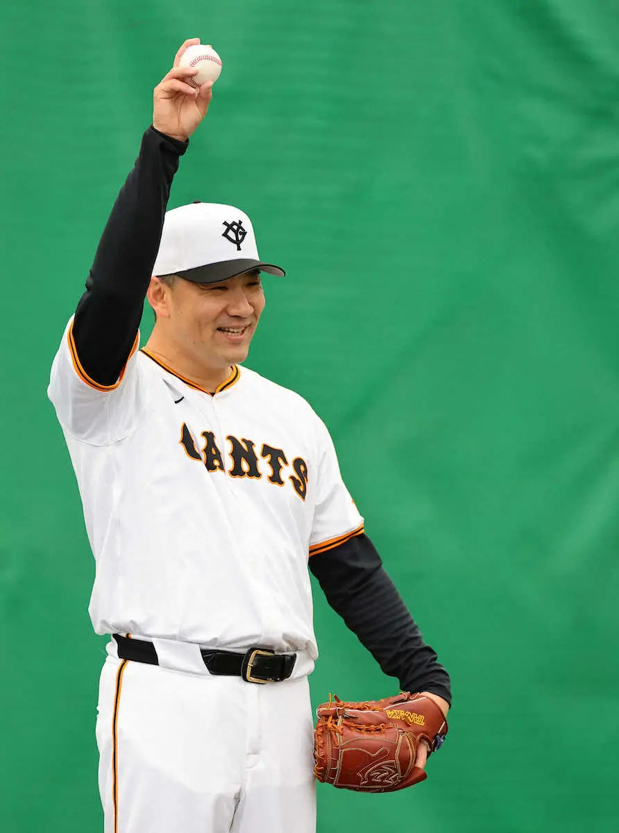 【画像・写真】巨人・田中将大がキャンプ初ブルペン　膝立ちの捕手相手に計36球投じる