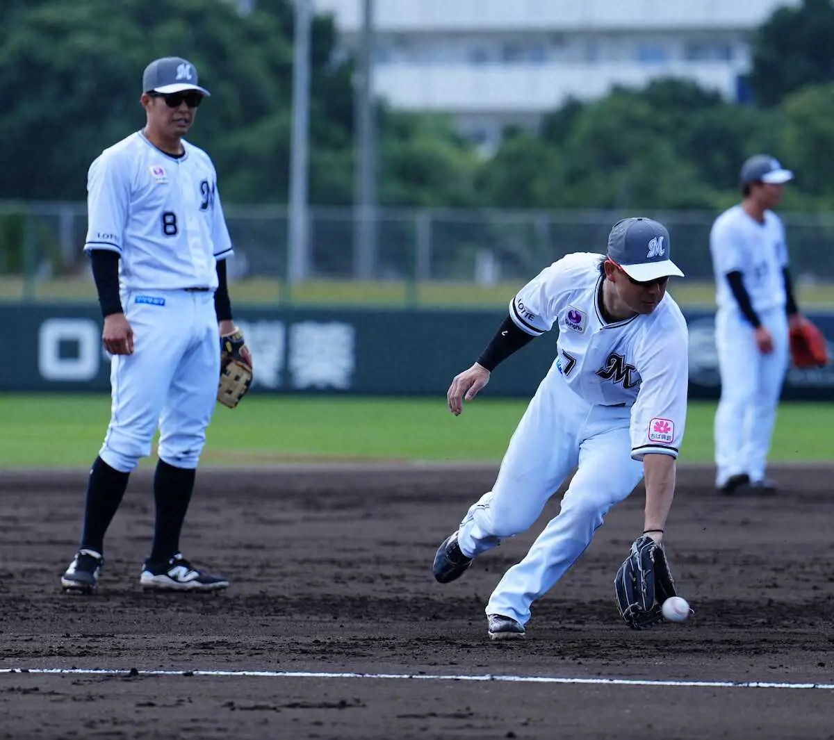 【画像・写真】ロッテ・藤岡　全戦出場へ3年ぶり三塁に挑戦「そんなに難しいとかはなかった」