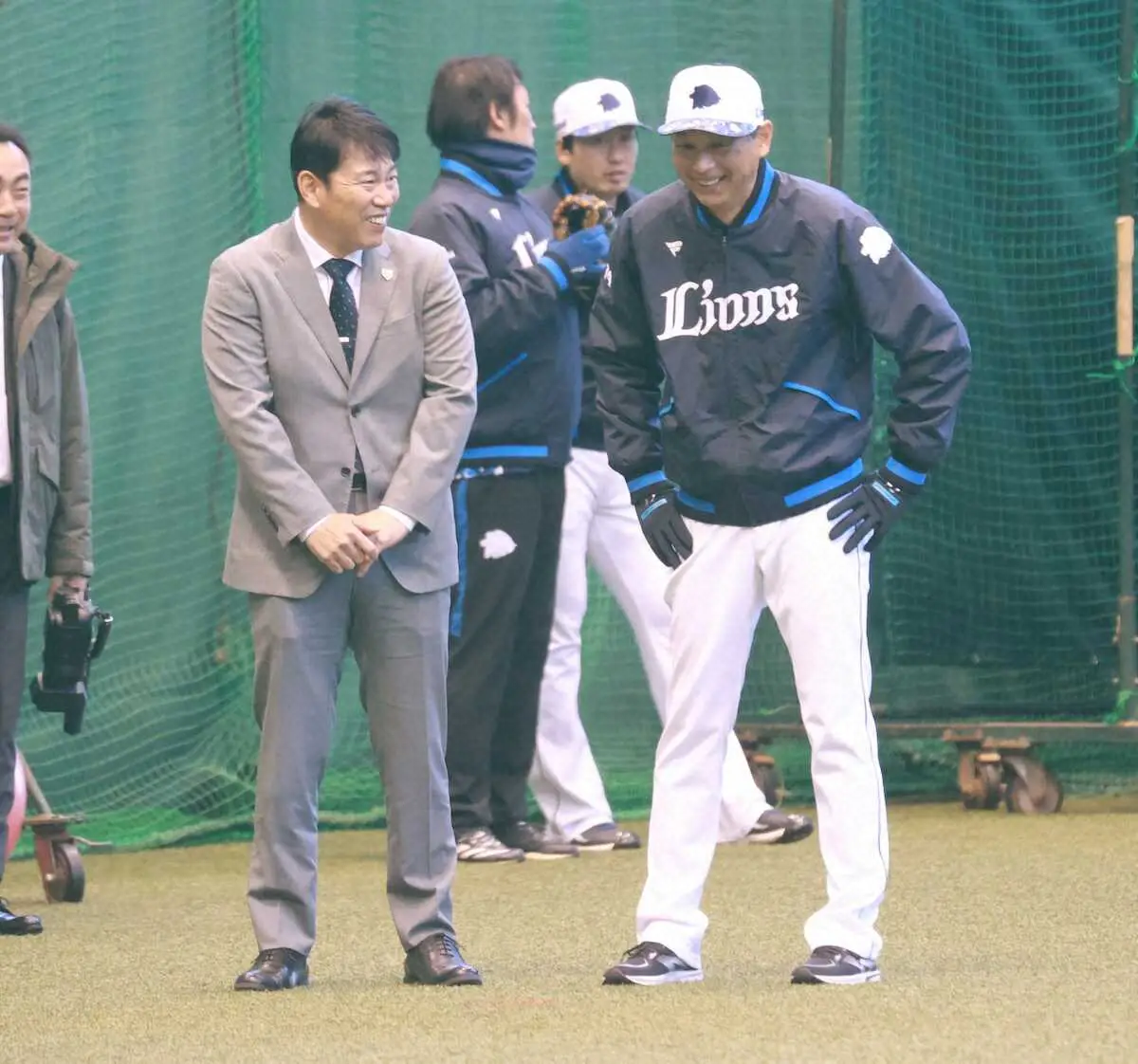 【画像・写真】侍ジャパンの井端監督が西武視察　源田壮亮に言及「十分、戦力であるのは間違いない」
