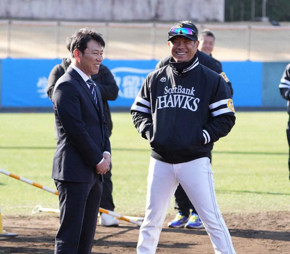 【画像・写真】侍ジャパン井端監督がソフトバンクキャンプを視察　高く評価したB組にいる2年目の大砲候補とは
