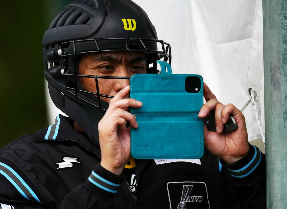 【画像・写真】【キャンプ隠しマイク】楽天・三木監督　第2クールMVPは白井一行審判員「ブルペンで声がデカかった」