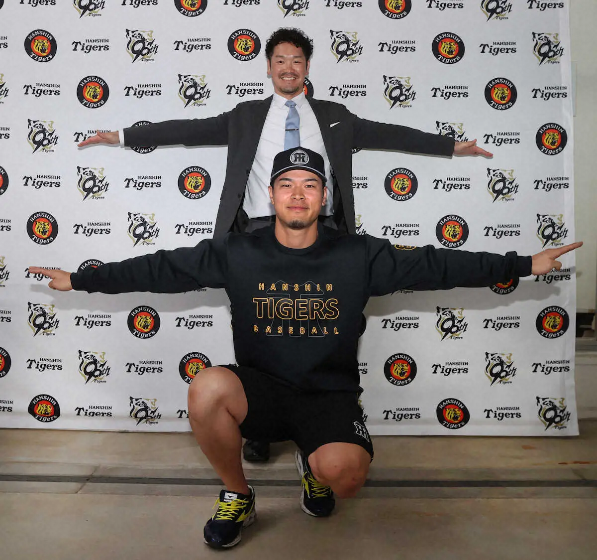 【画像・写真】【T―岡田氏　直撃キーマン（上）】浪速の“TT兄弟”初対談　阪神・佐藤輝が元キングに大活躍を約束