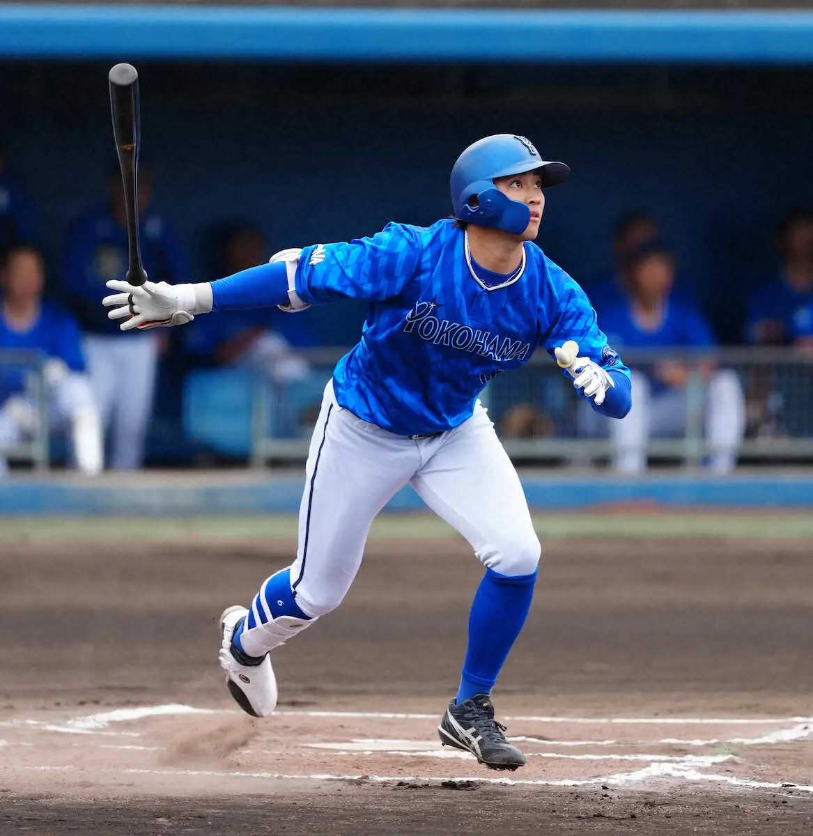 【画像・写真】初回、ソロを放つ森敬（撮影・島崎忠彦）