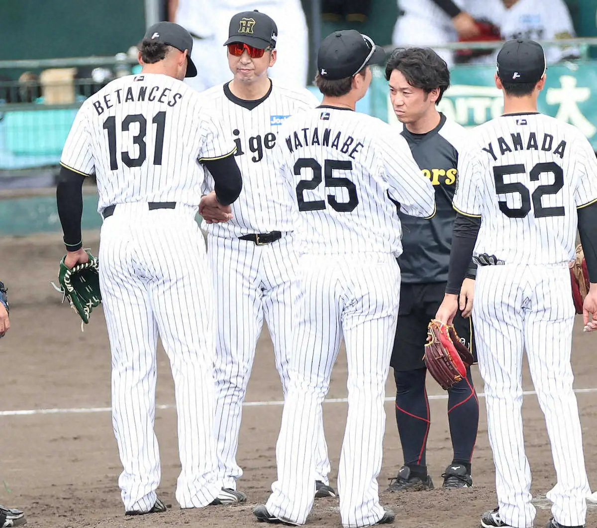 【画像・写真】阪神・藤川監督　“開幕カード前哨戦”広島との練習試合に大敗も先を見据え「全て含めて課題」