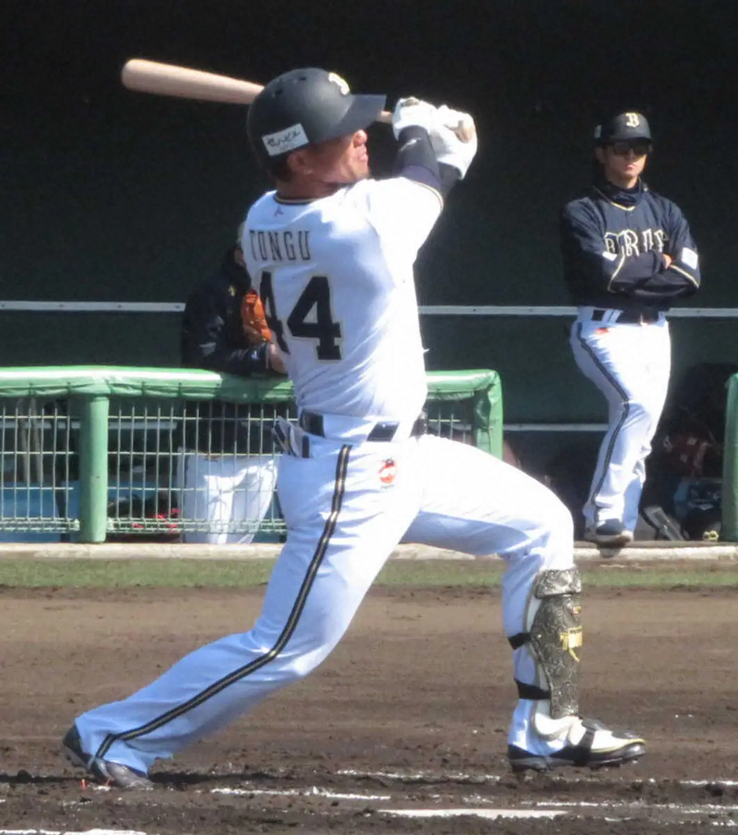 【画像・写真】オリックス頓宮が3ラン　紅白戦で本塁打合戦