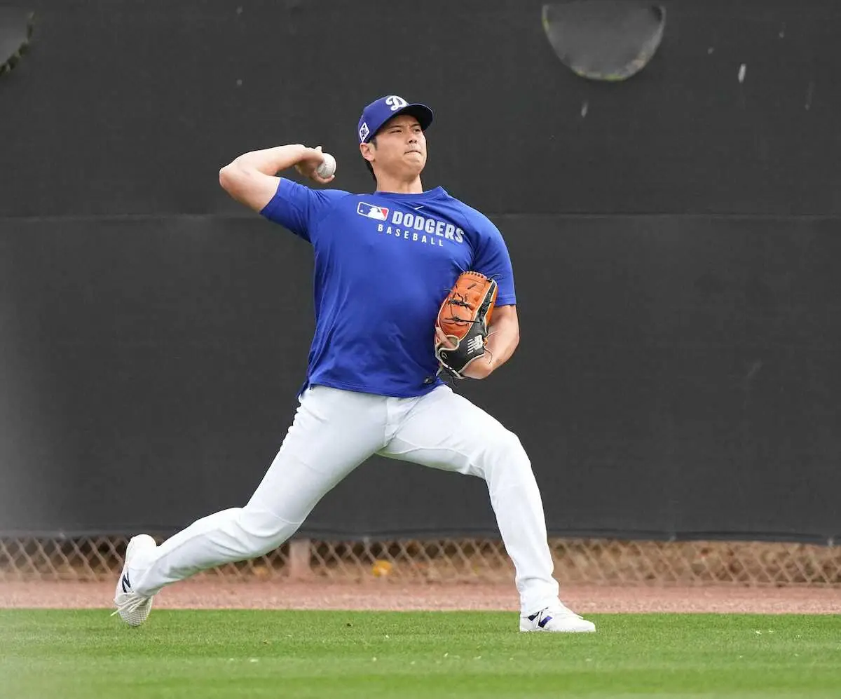 【画像・写真】キャッチボールするドジャース・大谷（撮影・沢田　明徳）
