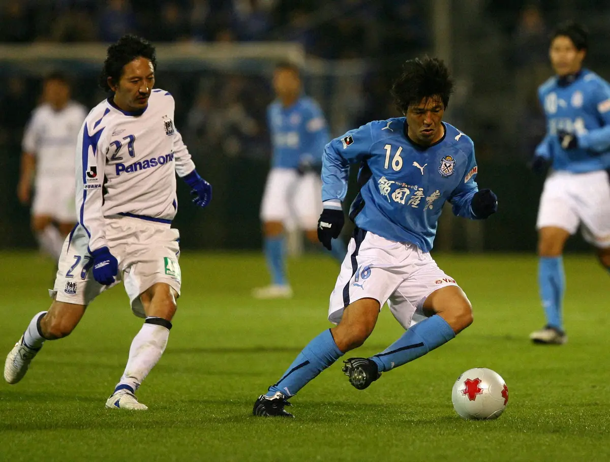 【画像・写真】サッカーIQは抜群・名波浩氏の現役（磐田、右）時代