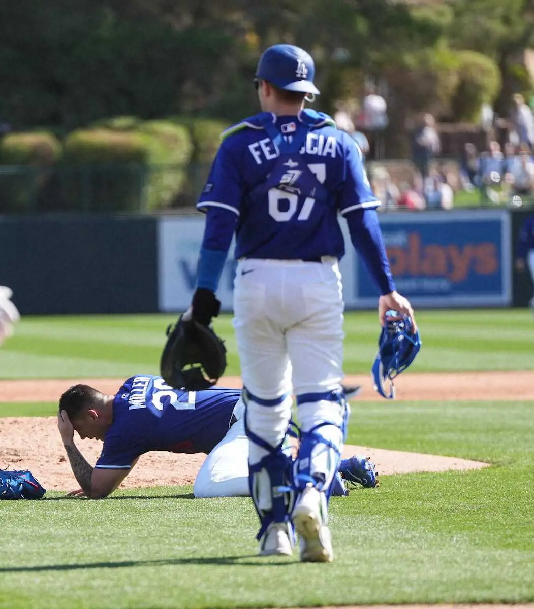 【画像・写真】ドジャース・ミラー　ライナーが頭部直撃で負傷降板するアクシデント　球場から悲鳴　期待の25歳右腕