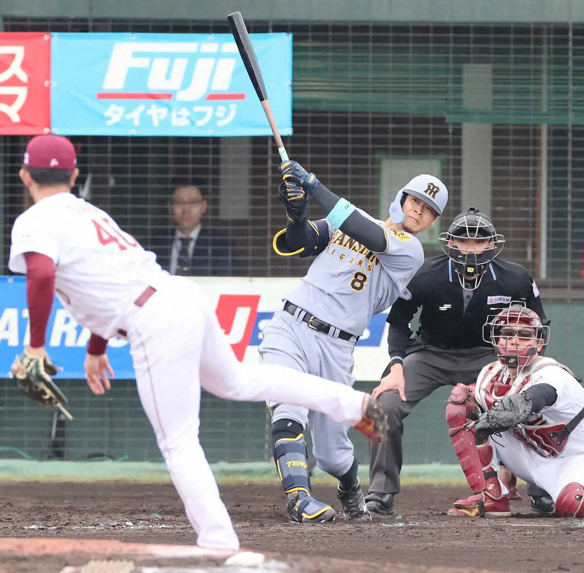 【画像・写真】阪神・佐藤輝　四球で出て、つないで、仕留める「3番」満点発進　“開幕男”2年連続アーチ