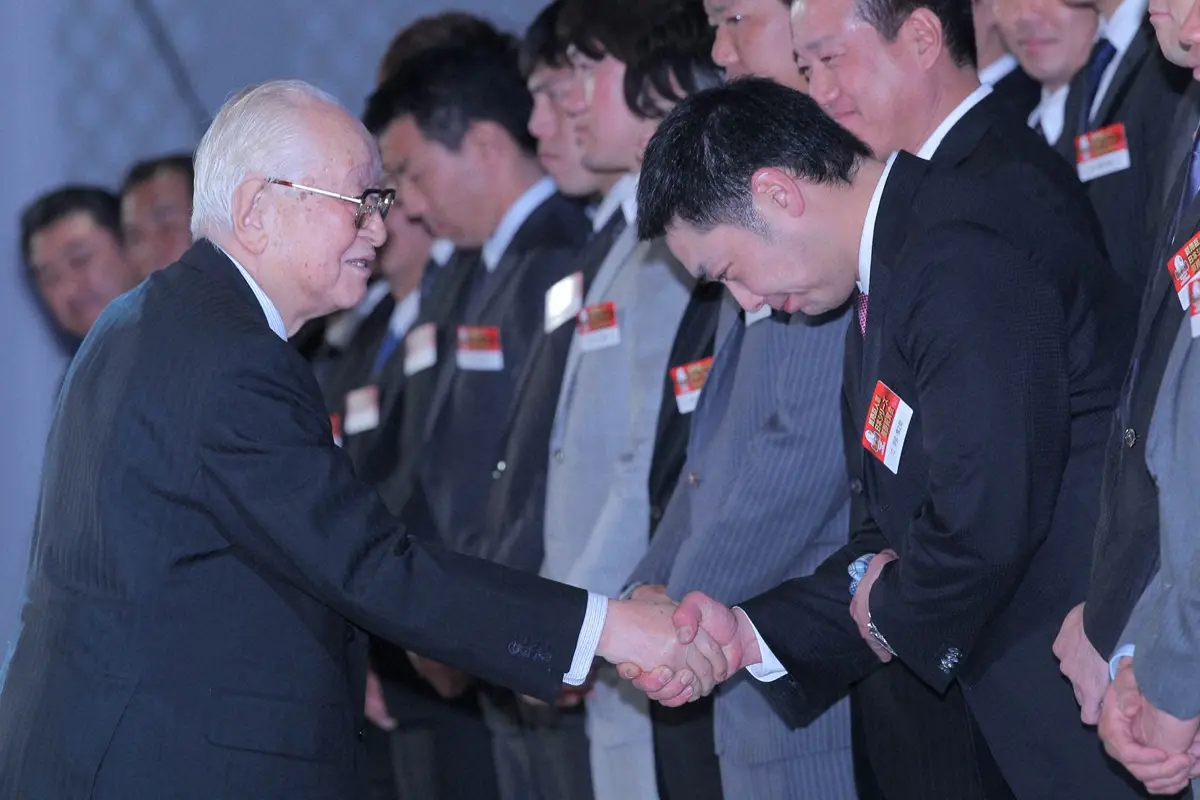 【画像・写真】巨人・阿部慎之助監督「秋には必ず主筆に日本一の報告ができるよう…」お別れの会で渡辺恒雄氏に誓う