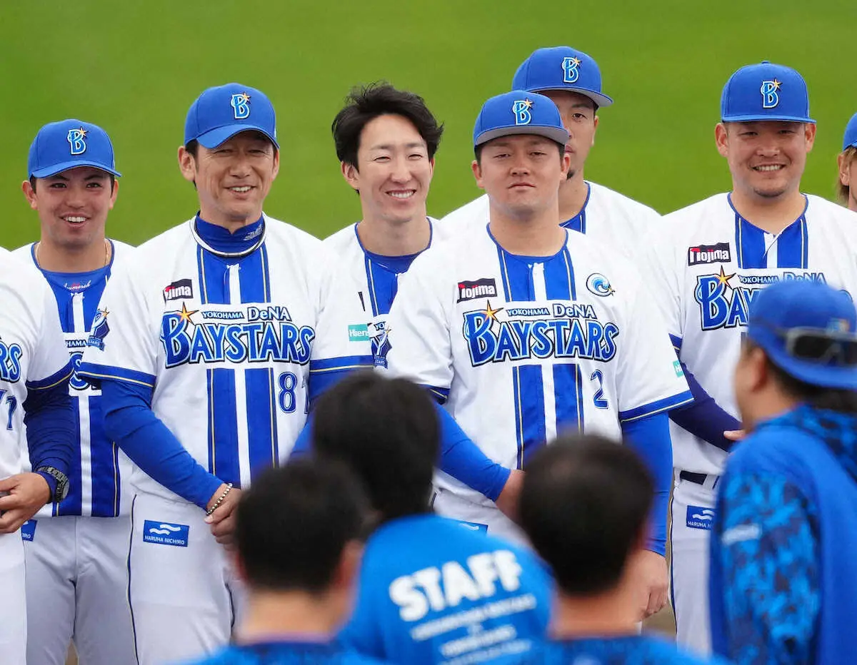 【画像・写真】DeNA　沖縄・宜野湾キャンプの来場者は4万2803人　昨年の1・5倍以上でまさに「日本一効果」