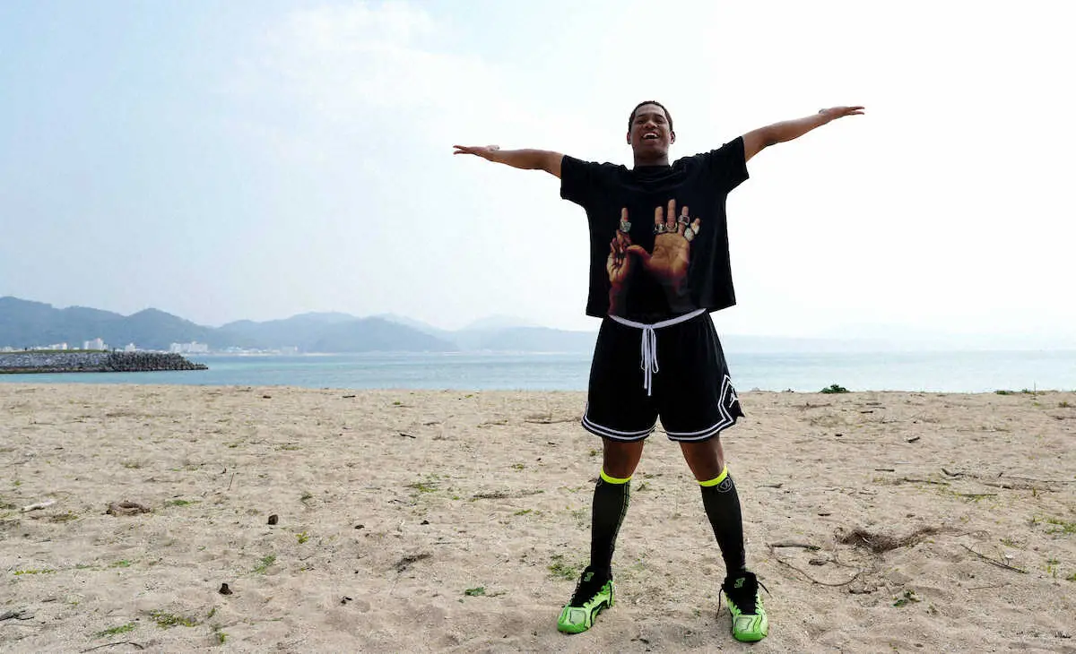 【画像・写真】【万thly日記】日本ハム・万波がキャンプ生活教えちゃいます！食事、漫画、打撃――毎日が名護ってる