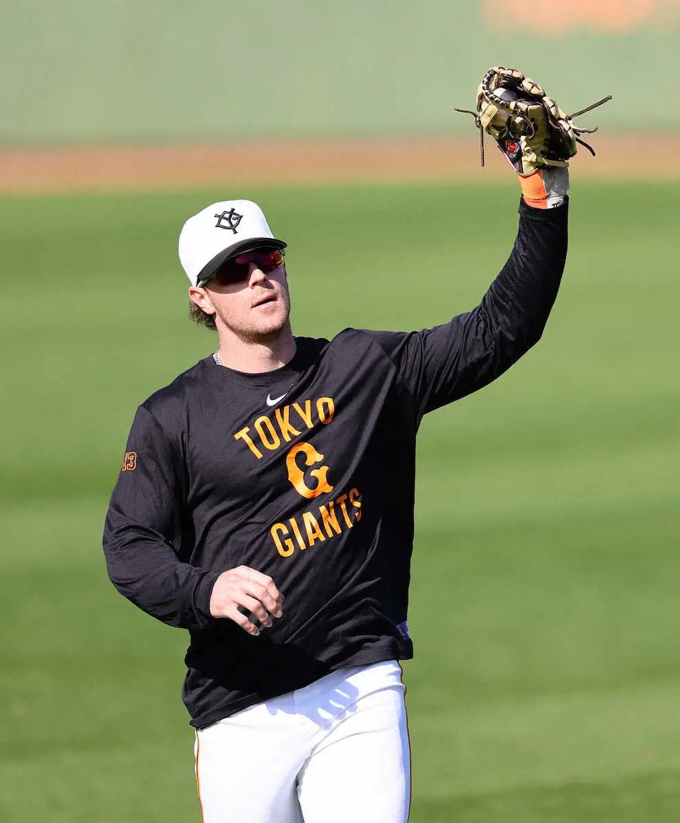 【画像・写真】巨人・新助っ人キャベッジ右翼に固定　阿部監督「守備でストレスをかけたくない」