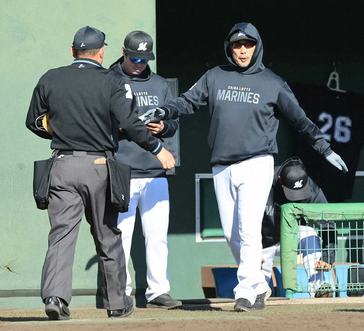 【画像・写真】ロッテ吉井監督　藤岡＆藤原の復帰は「本人たちが100％になってから」