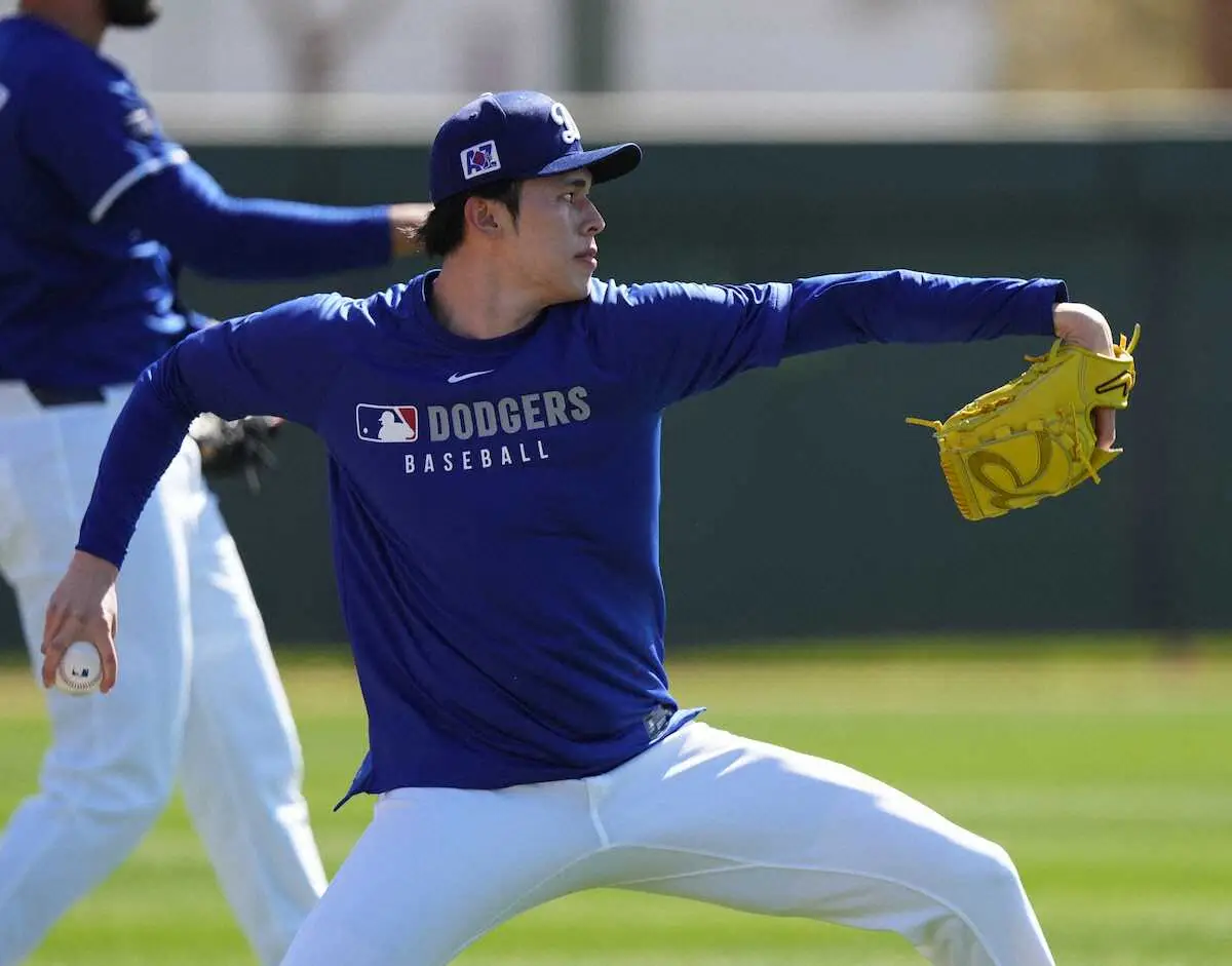 【画像・写真】佐々木朗希　“古巣愛”大量のロッテお菓子をクラブハウスに差し入れ　関係者からも「おいしい」と好評