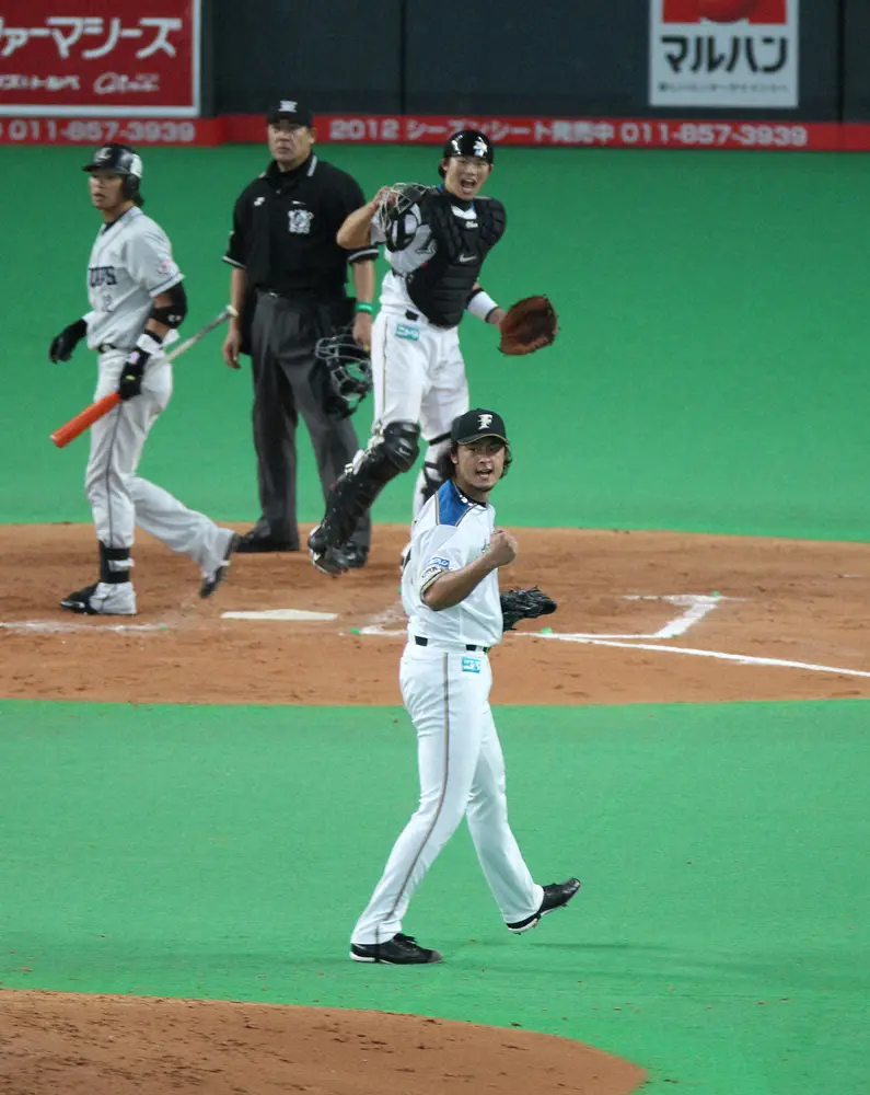 【画像・写真】楽天・浅村栄斗　メジャー移籍目前のダルビッシュ有との対戦で「俺、よけてんねんけど…」