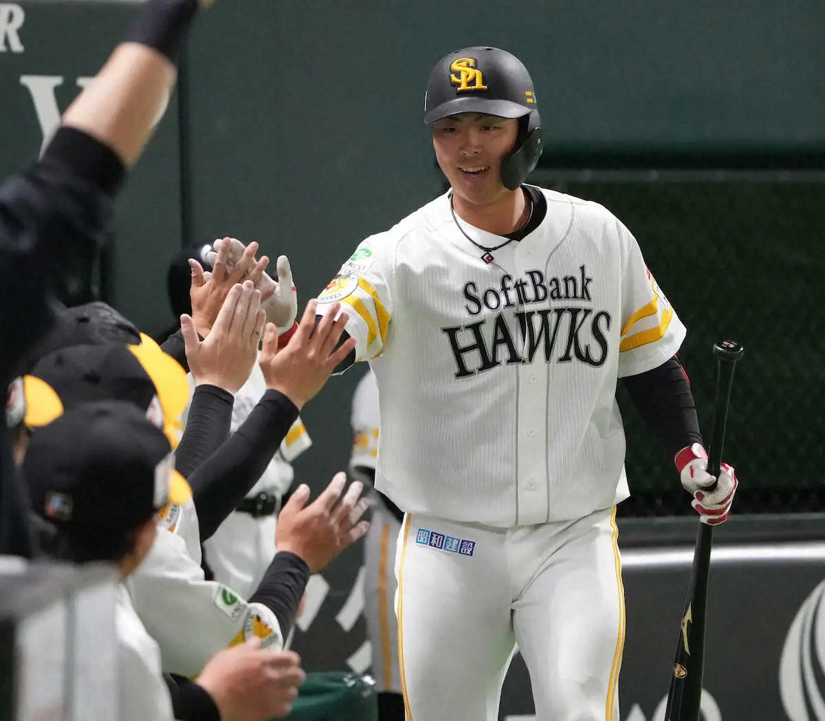 【画像・写真】ソフトバンク・石塚綜一郎が豪快“チーム日本人1号”育成出身のプロ6年目苦労人23歳が猛アピール弾