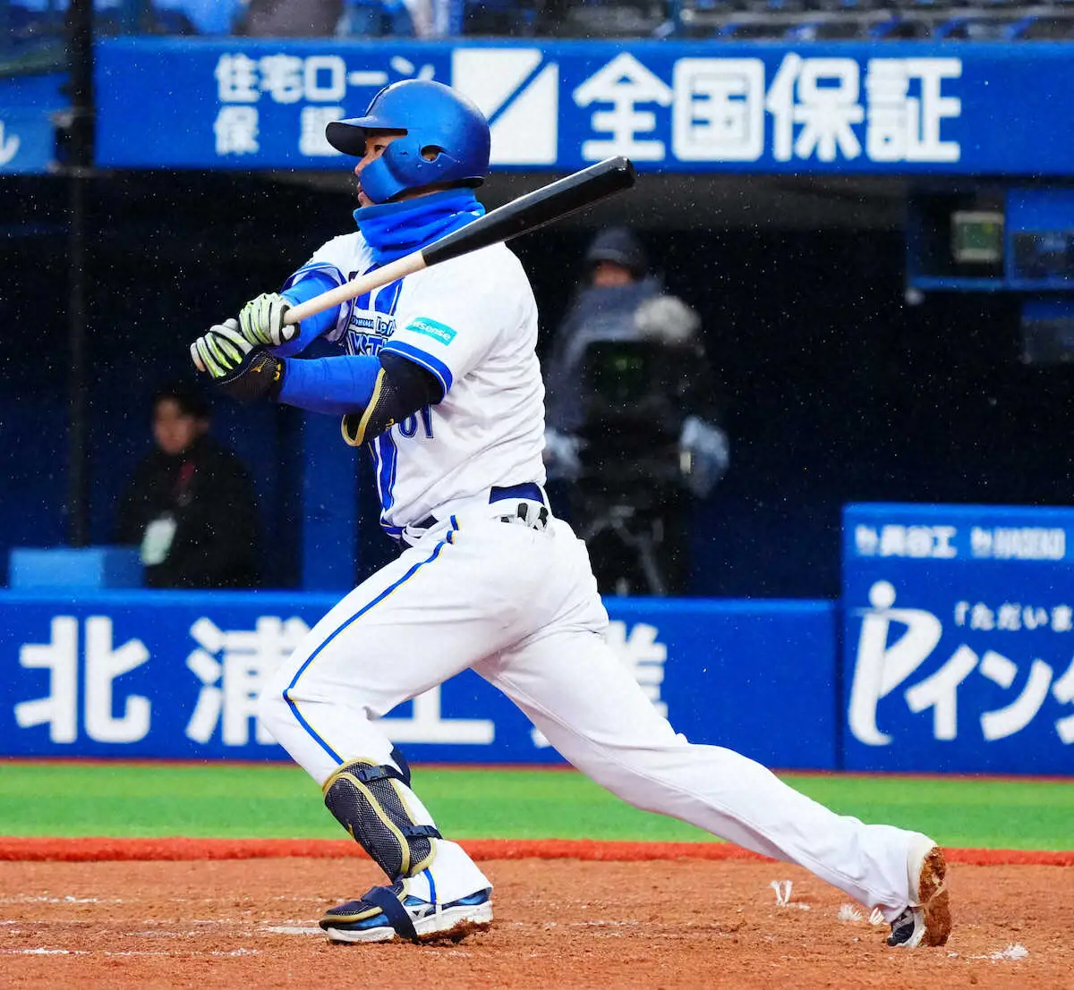 【画像・写真】【オープン戦隠しマイク】DeNA・蝦名　安打が打てたワケ「寒すぎて手が何も感じなくて、そうしたら…」