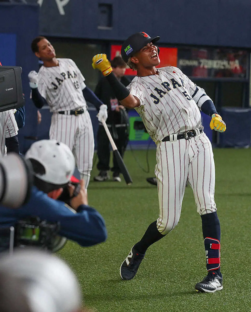 【画像・写真】侍・水谷　先頭弾！現役ドラフト出身選手初の本塁打　移籍する前は「考えられない舞台」