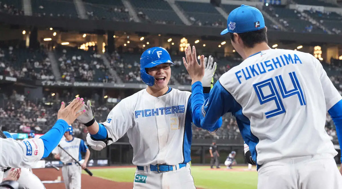 【画像・写真】新庄日本ハム　オープン戦3連勝！「3番・DH」山崎福也が先制点呼んだ　清宮幸が完璧1号　中島が適時打