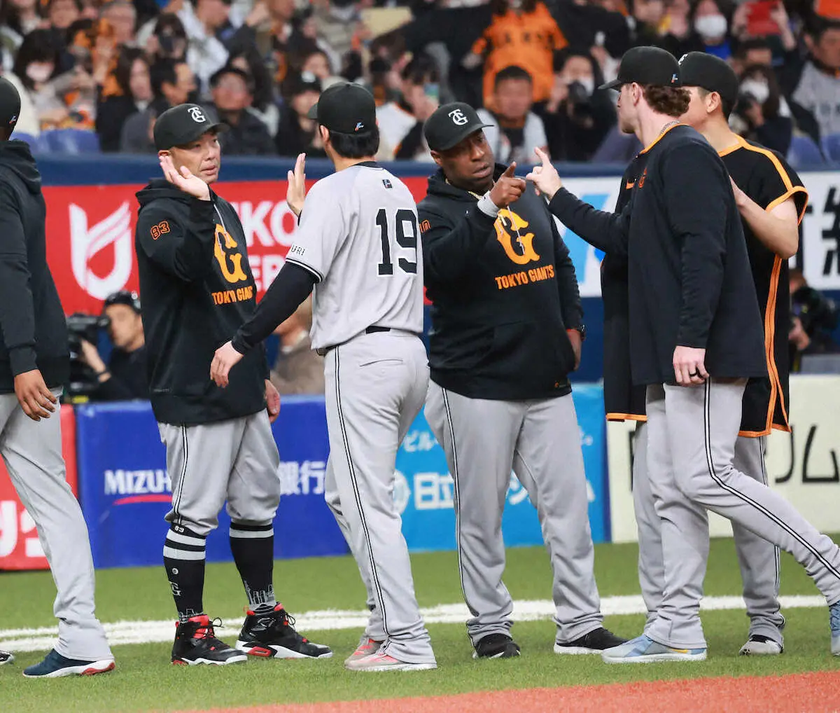 【画像・写真】巨人・阿部監督　4回無失点の先発・山崎の開幕ローテ入りに「入ってもらわないと困る」