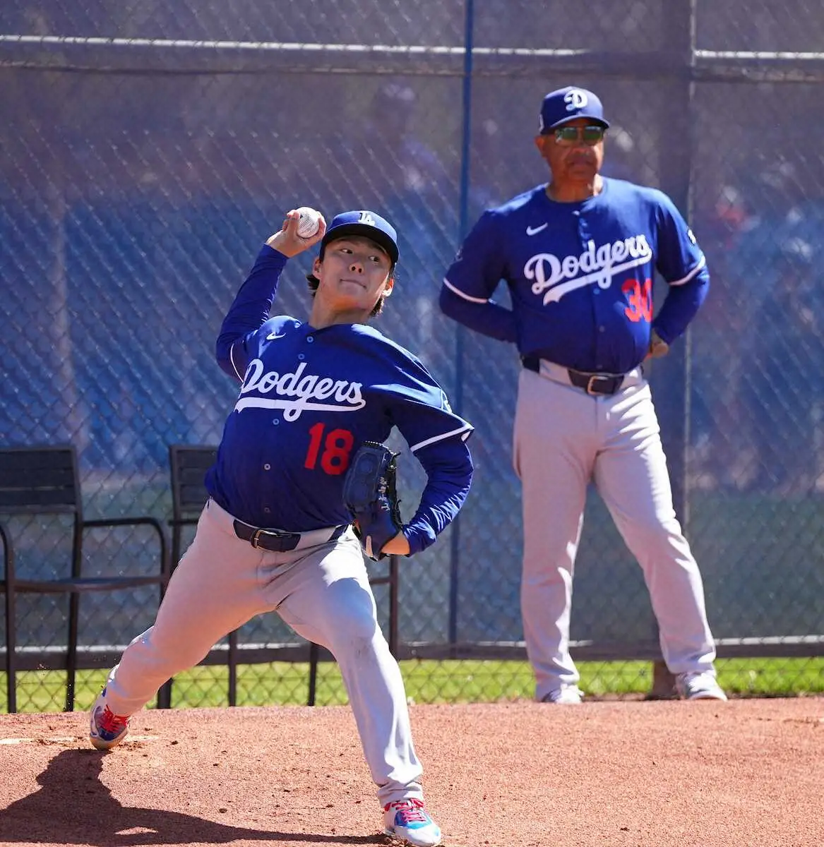 【画像・写真】ドジャース・山本　43球の投球練習、佐々木はキャッチボールなどで調整