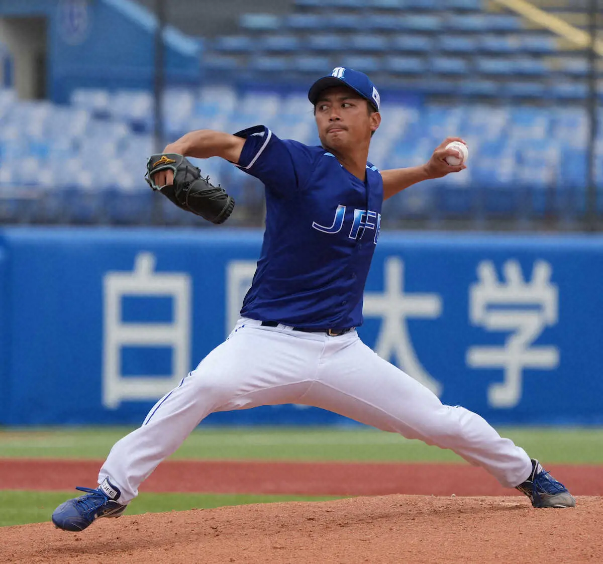 【画像・写真】＜鷺宮製作所・JFE東日本＞力投するJFE東日本先発・宇賀神（撮影・郡司　修）