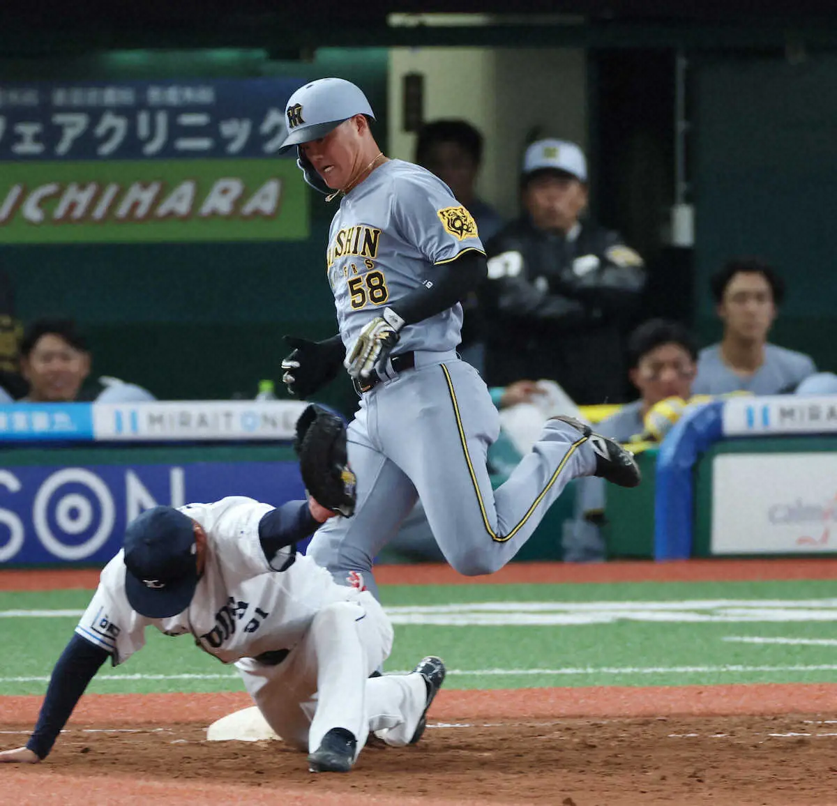 【画像・写真】阪神・前川　執念の内野安打でノーノー阻止　歴史的敗北を防いでも、何よりも先に思いを巡らせたのは