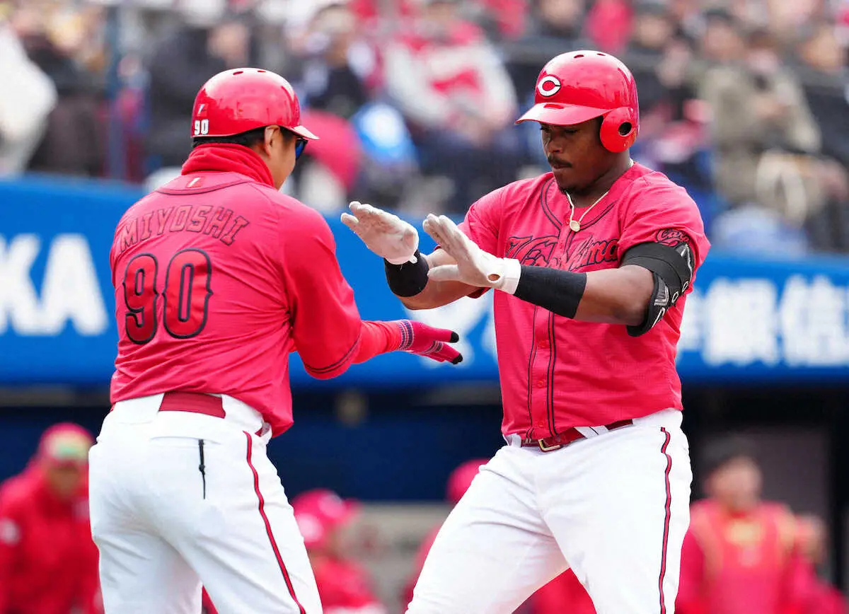 【画像・写真】広島・モンテロ　開幕4番はオレ弾！OP戦2号アーチに新井監督「シーズンでもたくさん見たい」