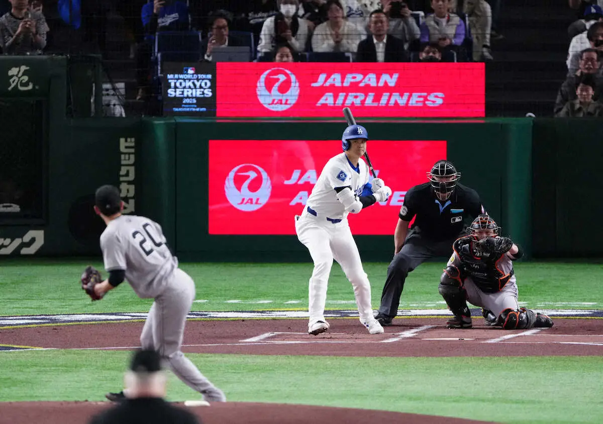 【画像・写真】大谷翔平　第1打席は四球　2球のファウルで大きなどよめき　23年WBC侍J同僚の巨人・戸郷と対戦