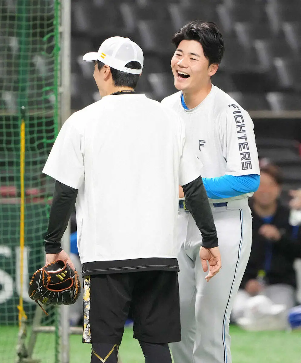 【画像・写真】日本ハム・清宮幸太郎「唯一無二のストレートでした」　引退試合の和田毅氏と2ショット「最高の時間」