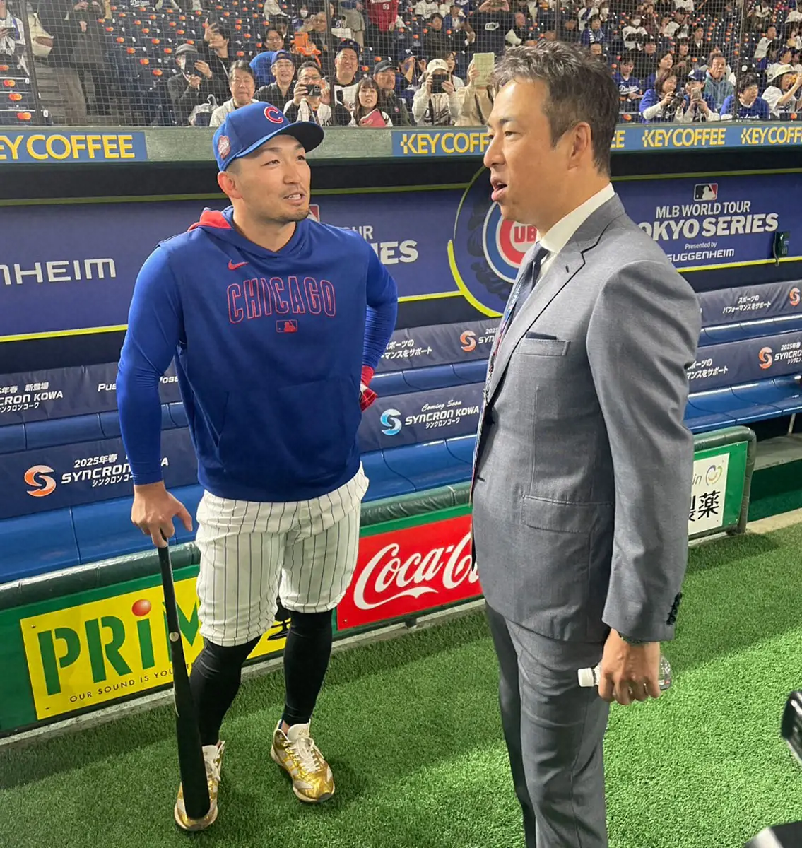 【画像・写真】カブス・鈴木誠也「DHなのでしっかり打てるように頑張りたい」グラウンドでは黒田博樹氏と談笑する場面も