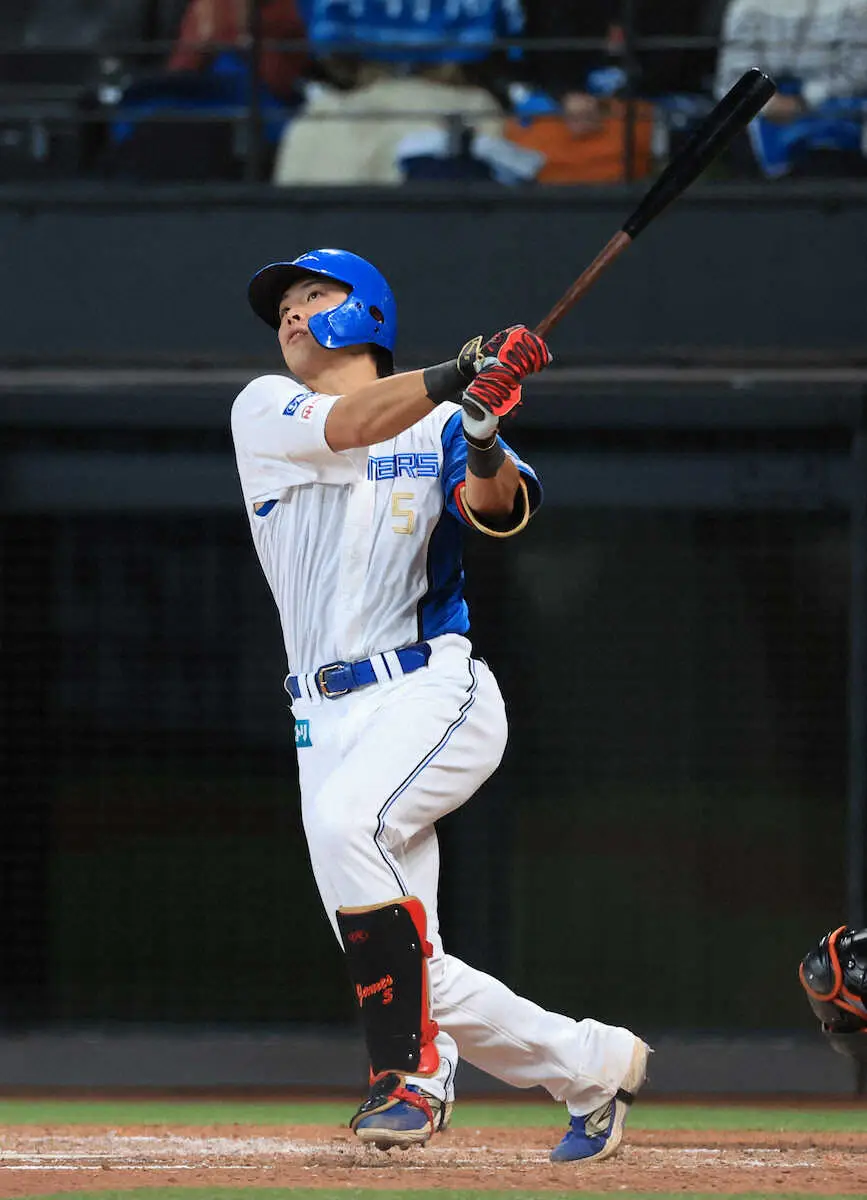 【画像・写真】5回、日本ハム・野村はソロを放つ　（撮影・西川祐介）