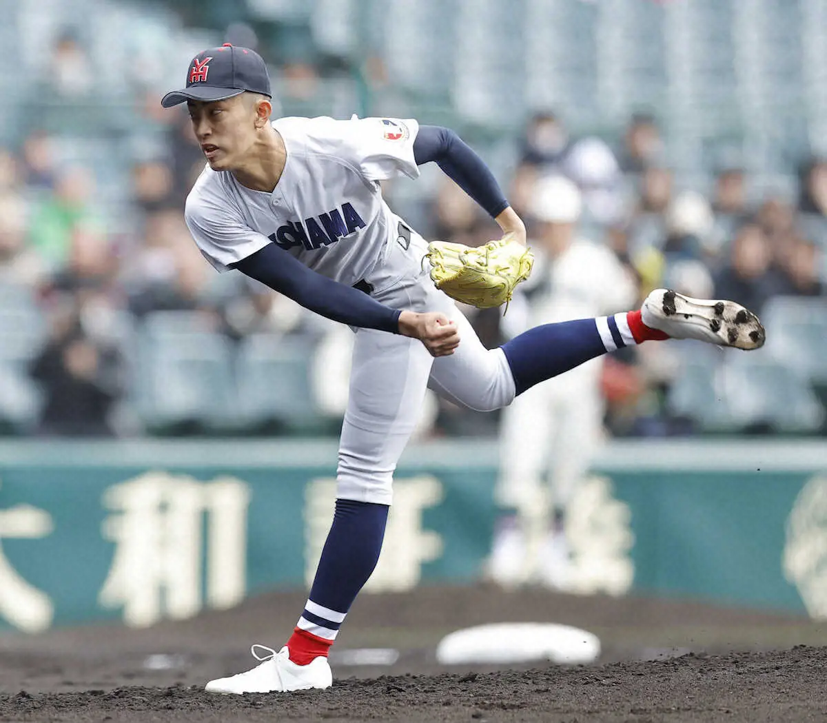 【画像・写真】【センバツ】V候補の横浜13年ぶり春1勝　完璧救援の2番手・奥村頼に村田監督「本当に感謝」
