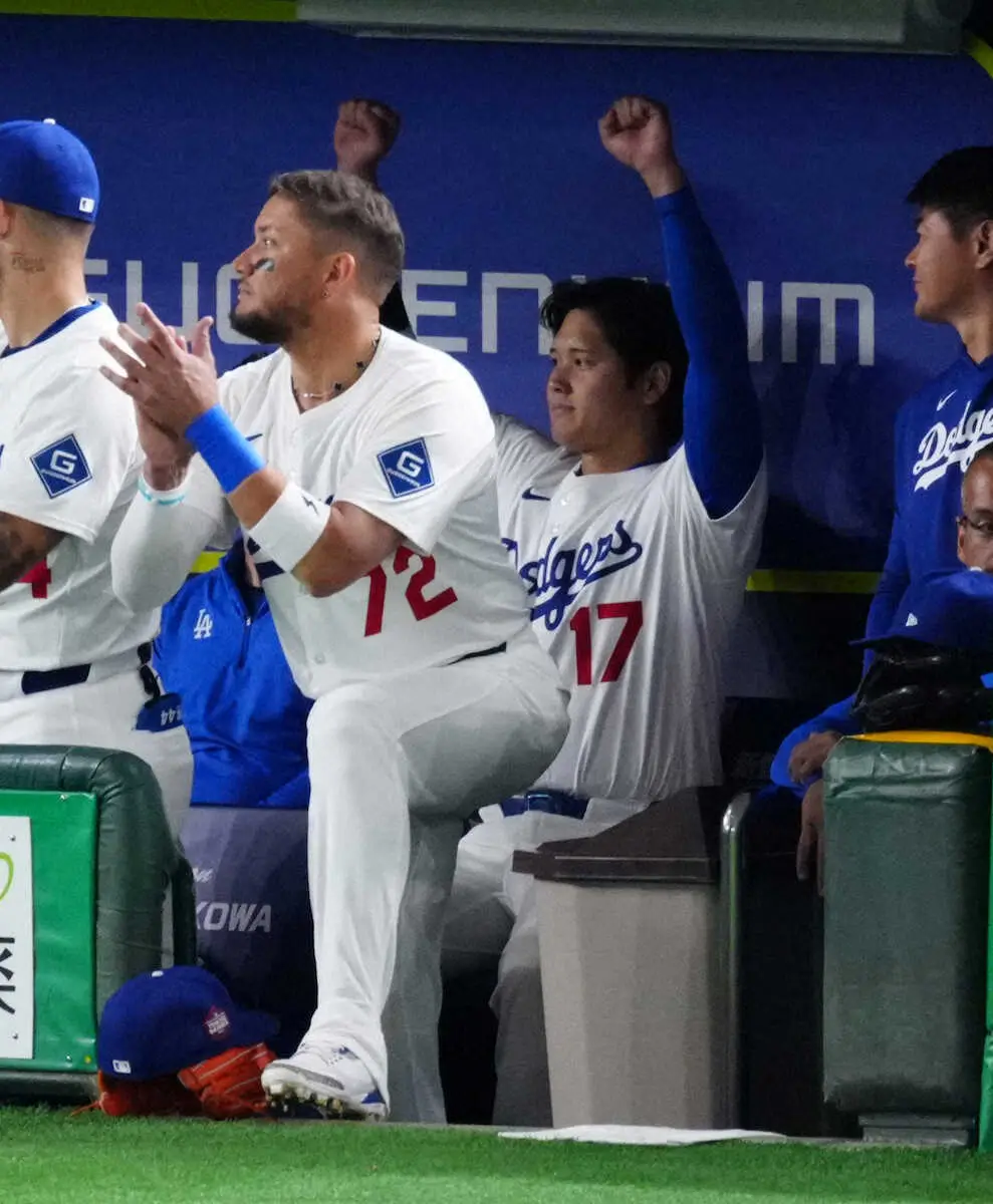 【画像・写真】大谷翔平　待望今季初アーチはリプレー弾　ファンに当たってグラウンドにはね返るもビデオ検証で認められる