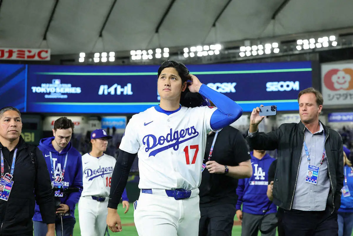 【画像・写真】開幕第2戦に勝利し、引き揚げる大谷（撮影・光山　貴大）