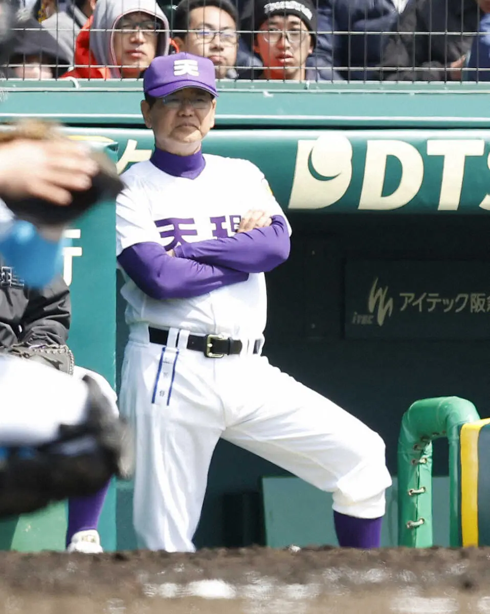 【画像・写真】【センバツ】天理　歴代5位タイ春夏通算80勝ならず　正捕手襲ったアクシデントも響く…