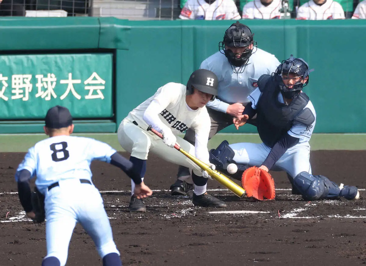 【画像・写真】【センバツ】広島商が快勝で初戦突破　相手ミスに小技絡めて着々得点　5回後にはベンチで黙想も