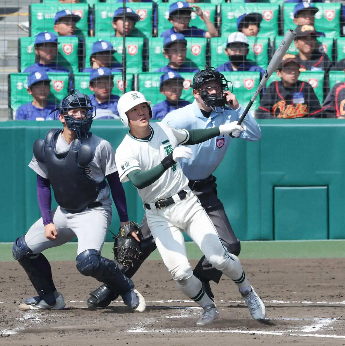 【画像・写真】【センバツ】二松学舎大付・永尾　今大会初柵越え本塁打　全校初戦終了で柵越えなしは金属バット導入後初