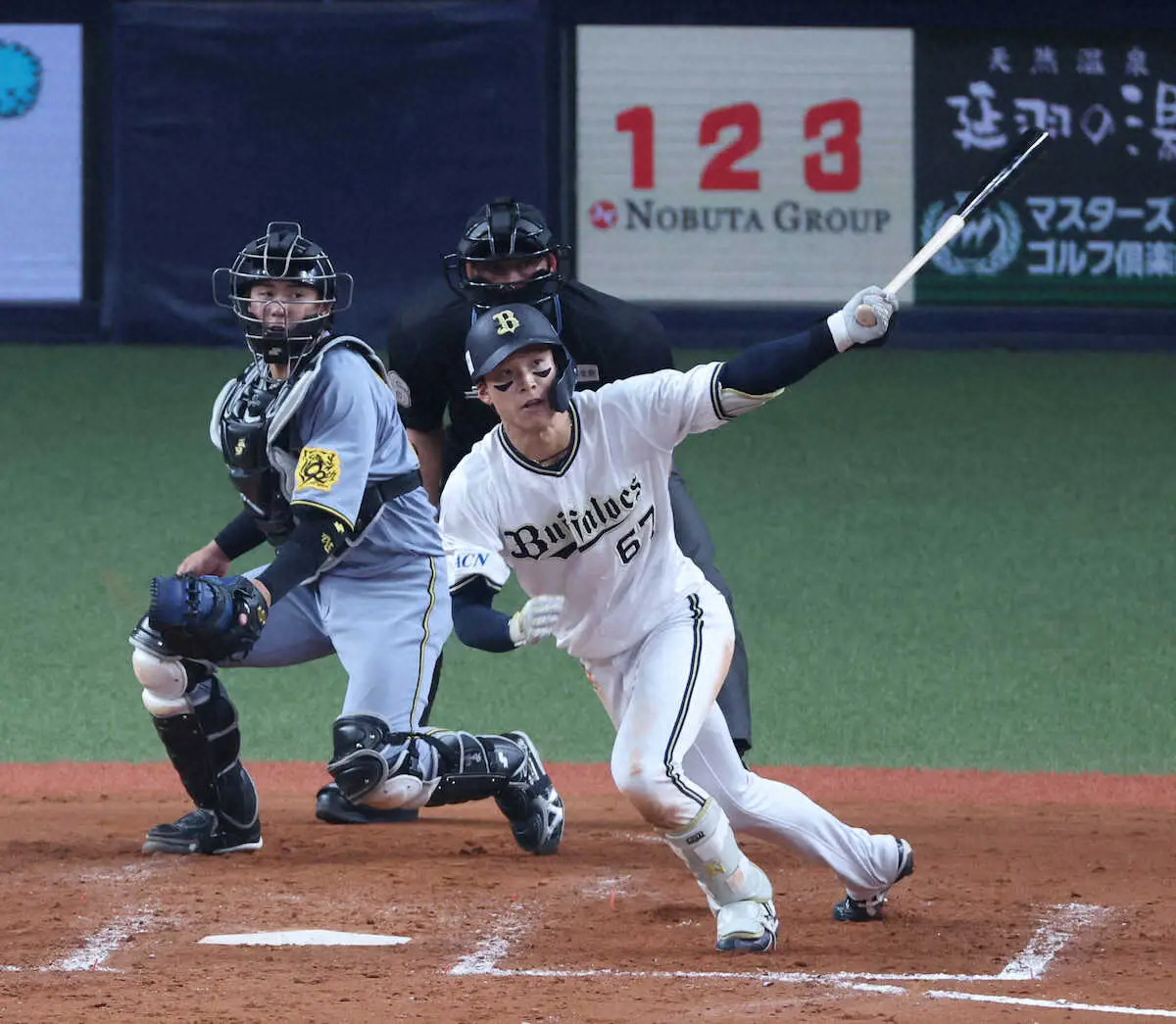 【画像・写真】オリックス・岸田監督、就任後8戦目でついに京セラ初勝利　中川が8打数連続安打の離れ業