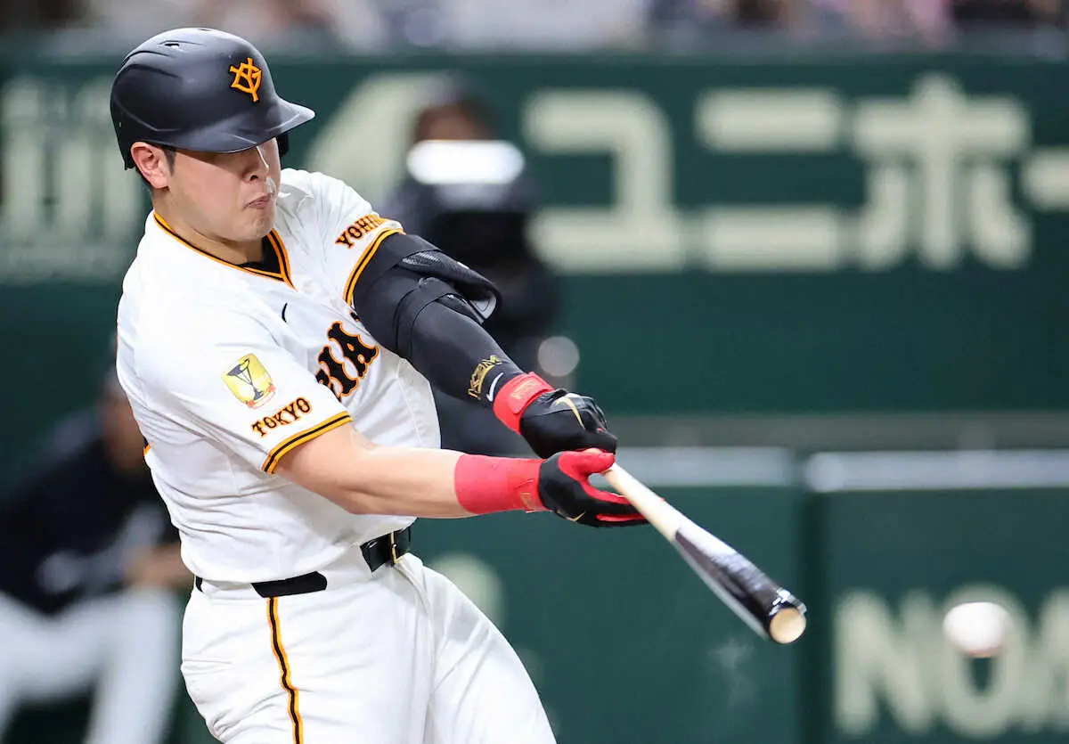 【画像・写真】巨人・岡本　開幕左翼も　丸負傷離脱で新オプション、外野布陣は練り直し　オコエ、浅野らはチャンス