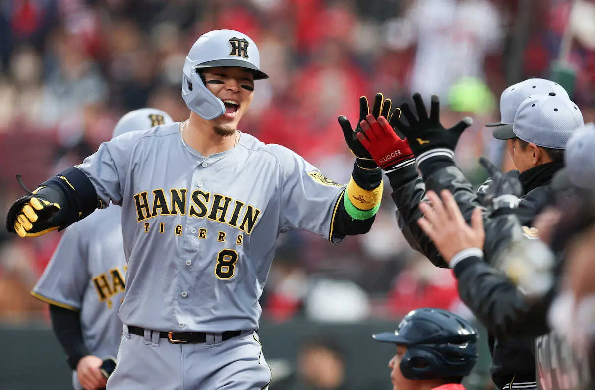 【画像・写真】25年のプロ野球1号は阪神・佐藤輝明「一番良いスタート…最高です」広島開幕投手の森下から先制2ラン