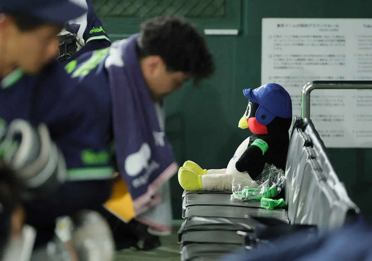 【画像・写真】ヤクルト高津監督「もろに出ました。心配しているところが」　8、9回で5点差守れず…10回サヨナラ負け