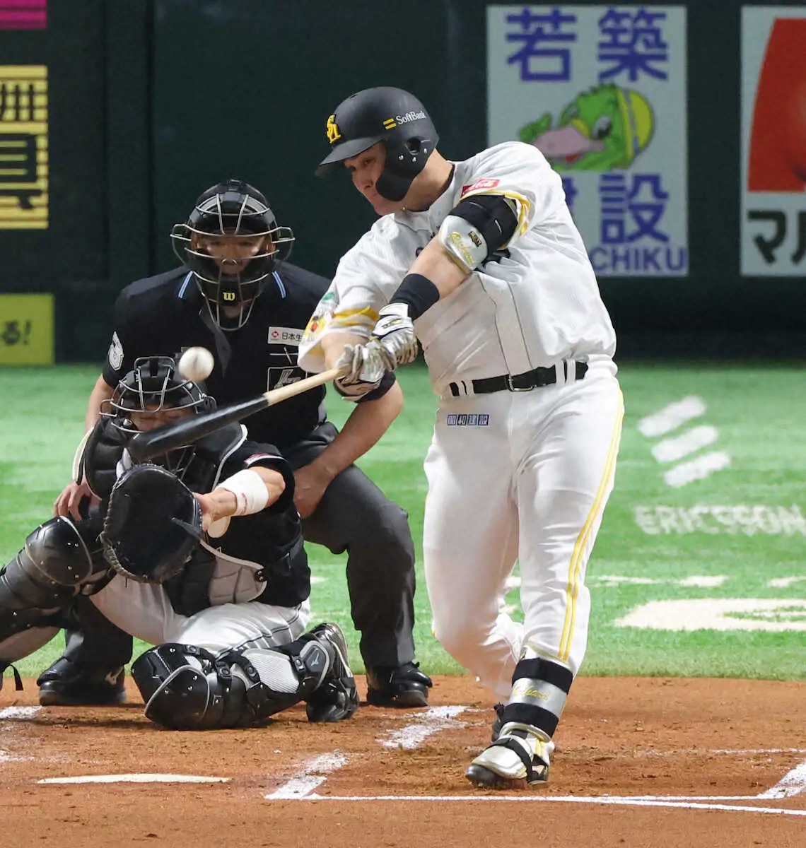 【画像・写真】＜ソ・ロ（3）＞2回、二塁打を放つリチャード撮影・岡田　丈靖）