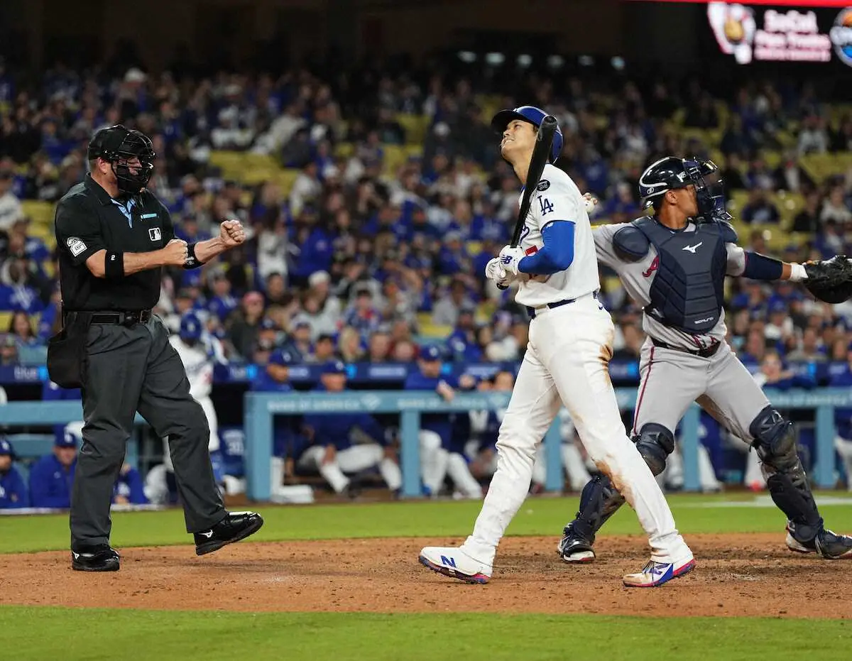 【画像・写真】3三振で2戦連続無安打の大谷翔平は試合終了16分後に帰路へ　米記者に「お休みなさい」ドジャース6連勝
