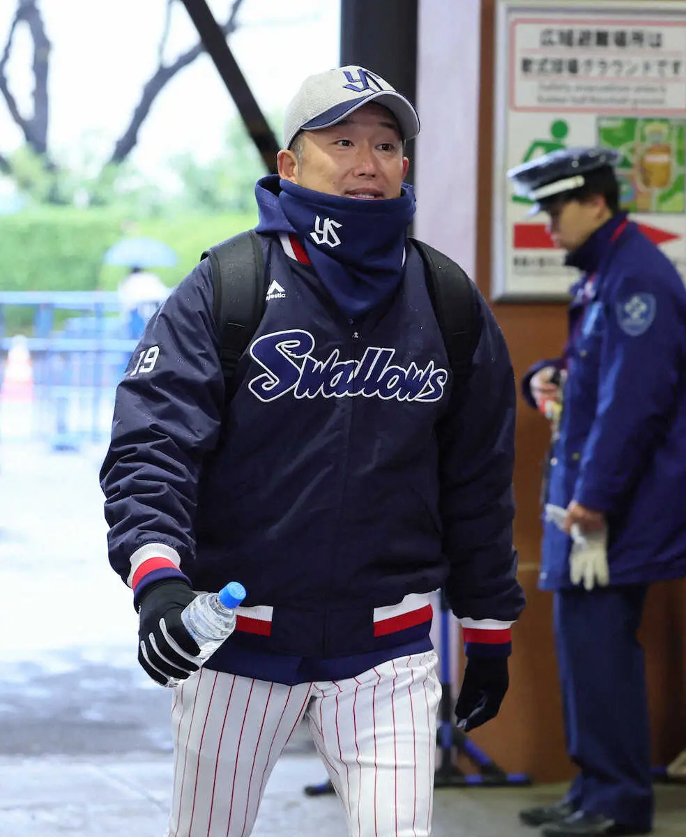【画像・写真】45歳のヤクルト・石川はスライドせず　本拠開幕雨天中止　2日は予定通り山野が先発