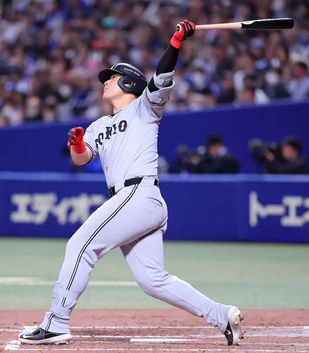 【画像・写真】巨人・岡本、今季1号も空砲…今季初黒星も粘り見せた　阿部監督「明日につながる」