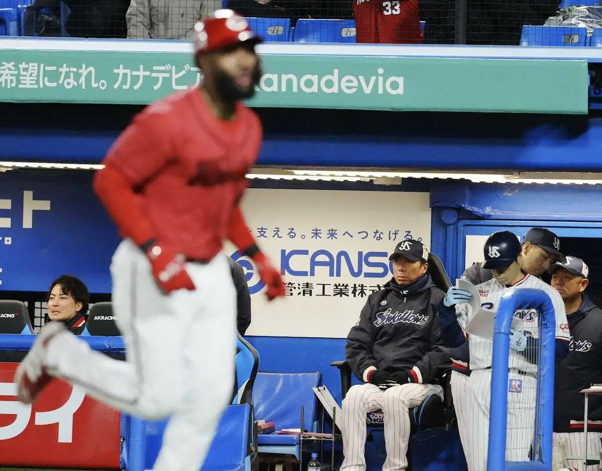 【画像・写真】天国に届け！ヤクルト今季初勝利は劇的サヨナラ！　歓喜の神宮　丸山和が決めた！連敗3でストップ