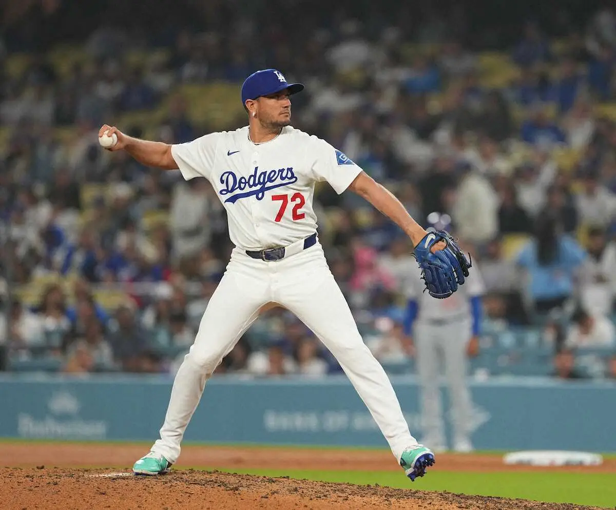 【画像・写真】ド軍大敗ムードでロハスが“野手登板”　由伸、朗希、カーショーとモノマネ劇場にナインが大笑い